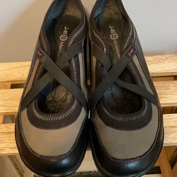 J 41 Adventure 7.5 Woman’s Shoes - Picture 7 of 7